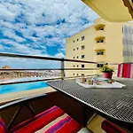 Apartman Poolside Paradise *