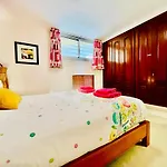 Apartman Poolside Paradise *