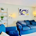 Apartman Poolside Paradise *