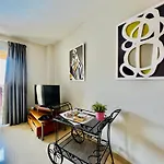 Apartman Poolside Paradise *