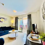 Apartman Poolside Paradise