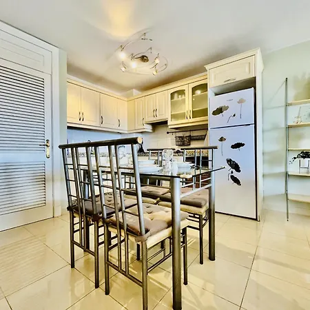 Poolside Paradise Costa Adeje (Tenerife)