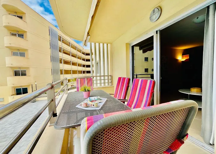 Poolside Paradise Appartamento