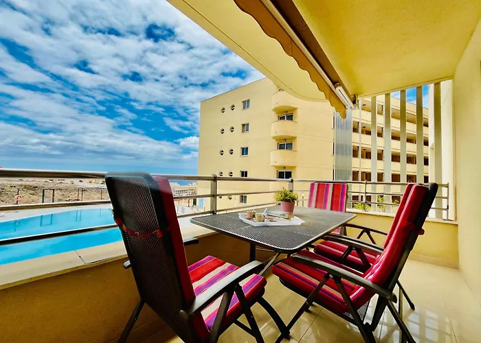 شقة Poolside Paradise