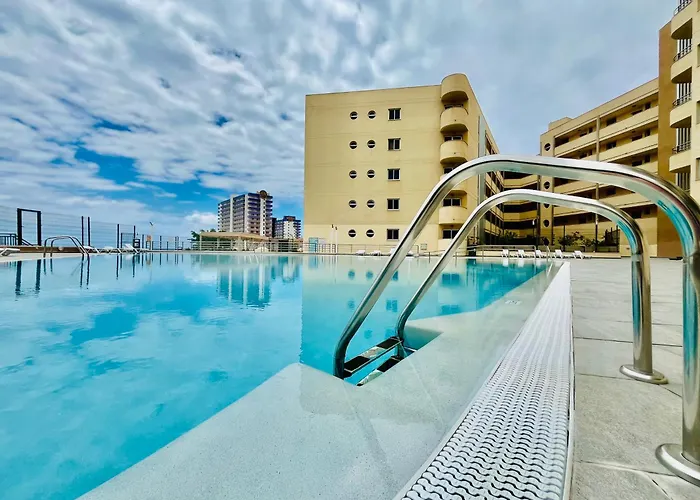 Apartamento Poolside Paradise *