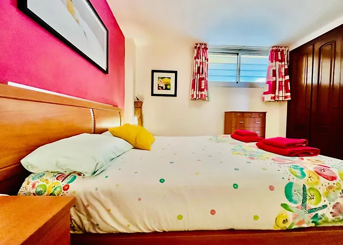 Poolside Paradise Apartamento