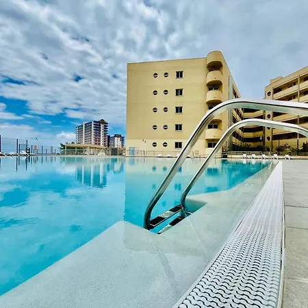 Apartamento Poolside Paradise *