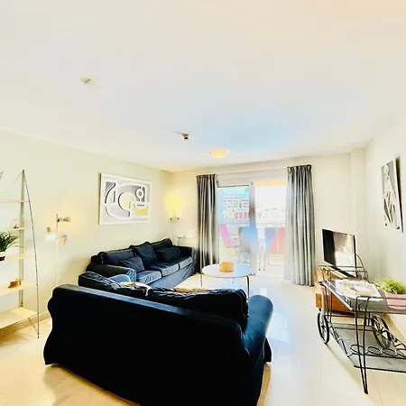 Apartamento Poolside Paradise