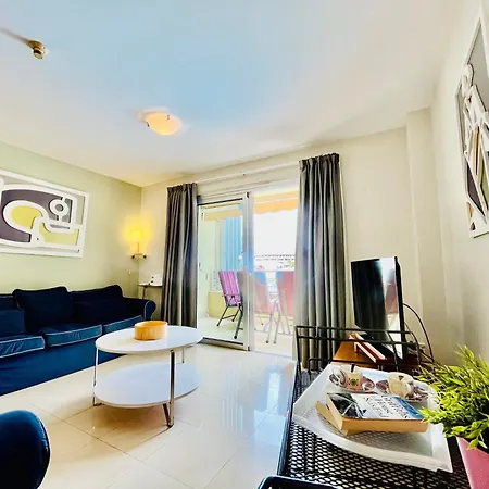 Apartamento Poolside Paradise